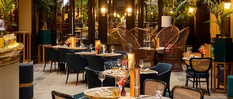 매일 뷔페 아침 식사(1인당 EUR 28)