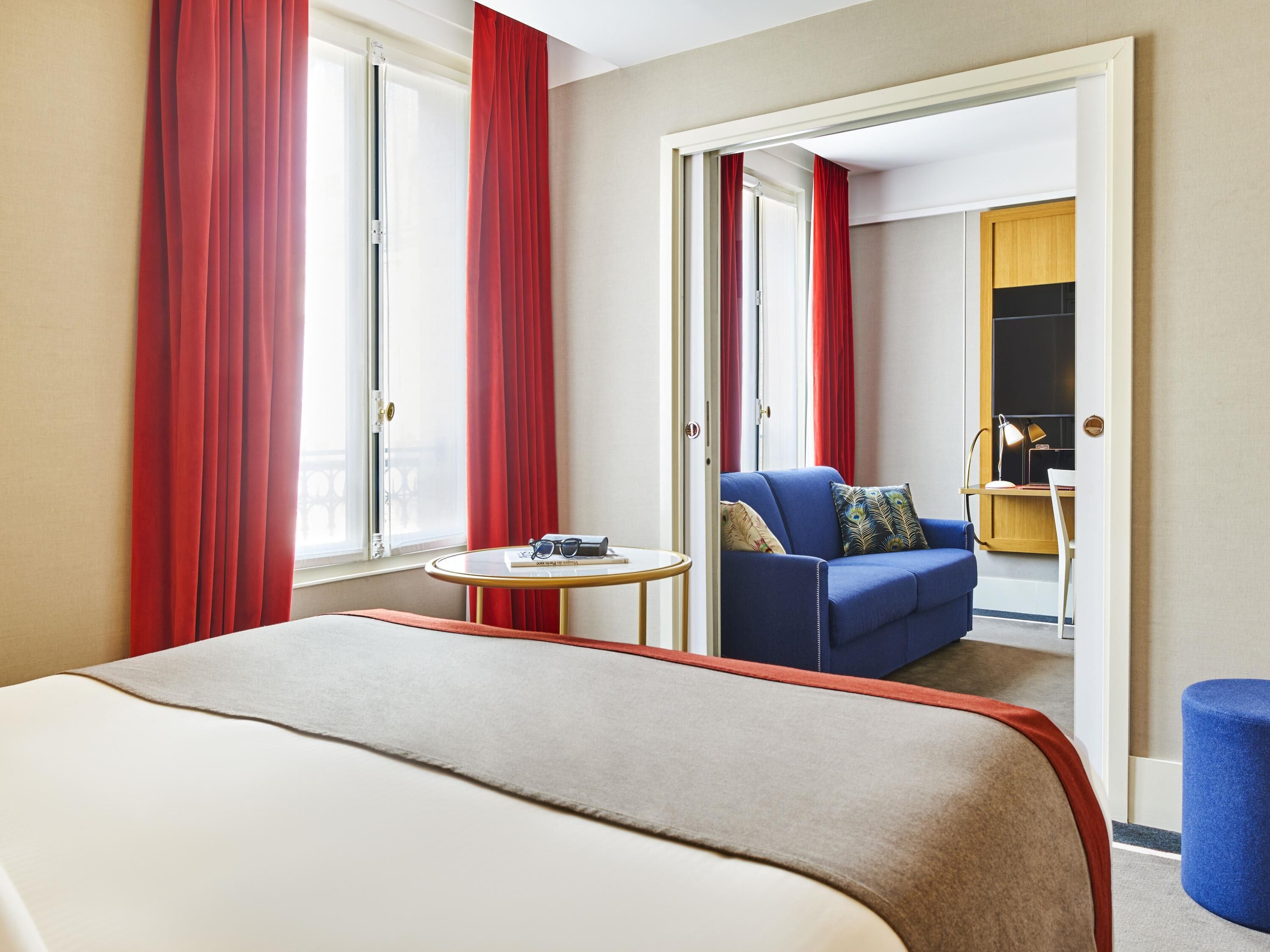 Deluxe Suite, 1 King Bed, 2 Bathrooms | Premium bedding, free minibar, in-room safe, desk