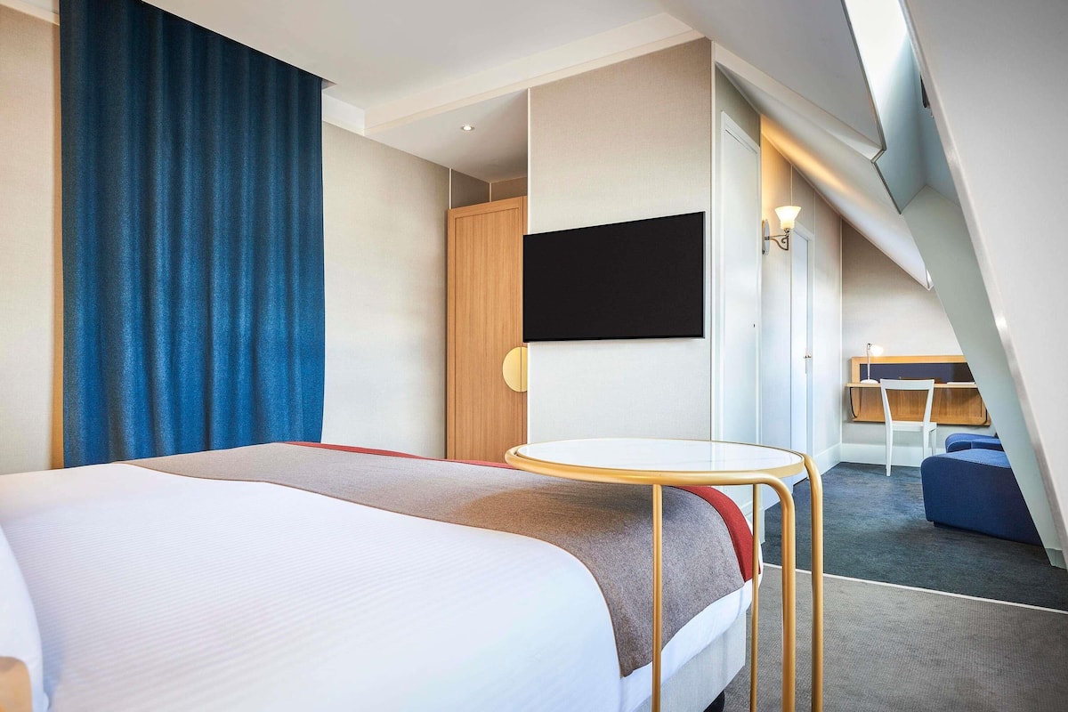 Camera Deluxe, 1 letto king, vista città | Biancheria da letto di alta qualità