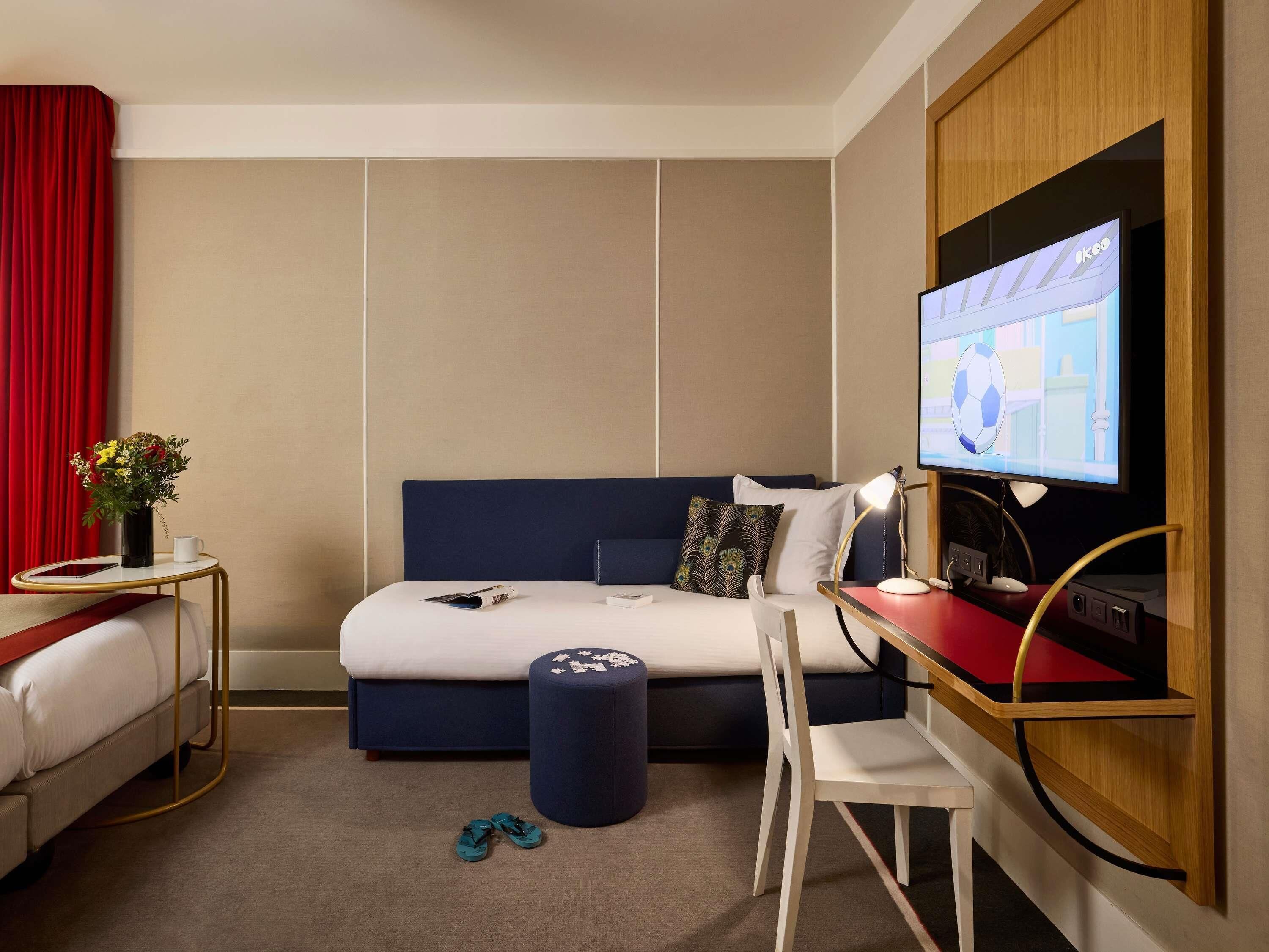 Premium bedding, free minibar, in-room safe, desk