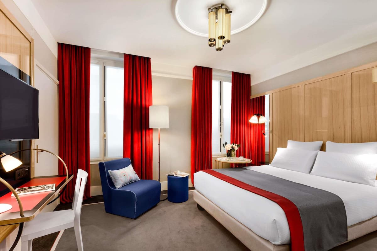 Ropa de cama de alta calidad y minibar con artículos gratuitos