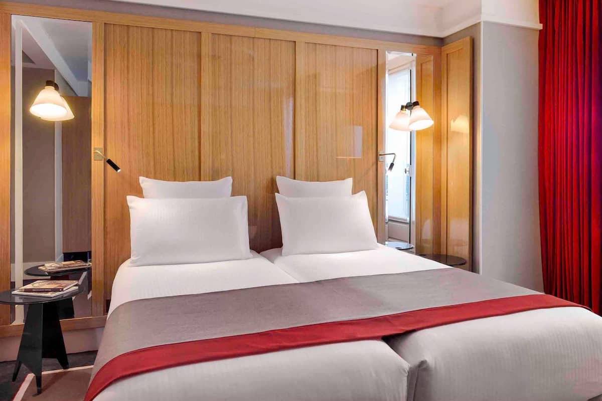 Premium bedding, free minibar, in-room safe, desk