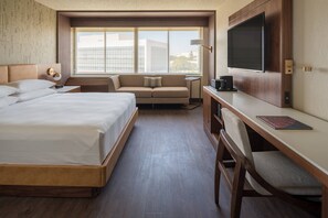 Premium bedding, down comforters, pillowtop beds, desk