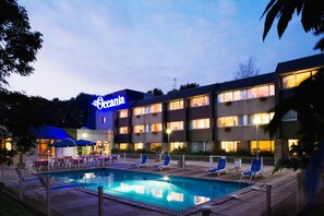 Seasonal outdoor pool