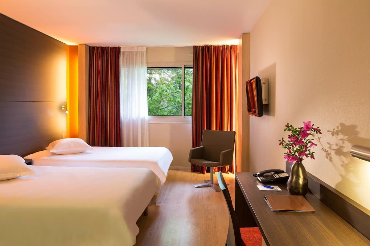 in-room safe, desk, blackout curtains, soundproofing