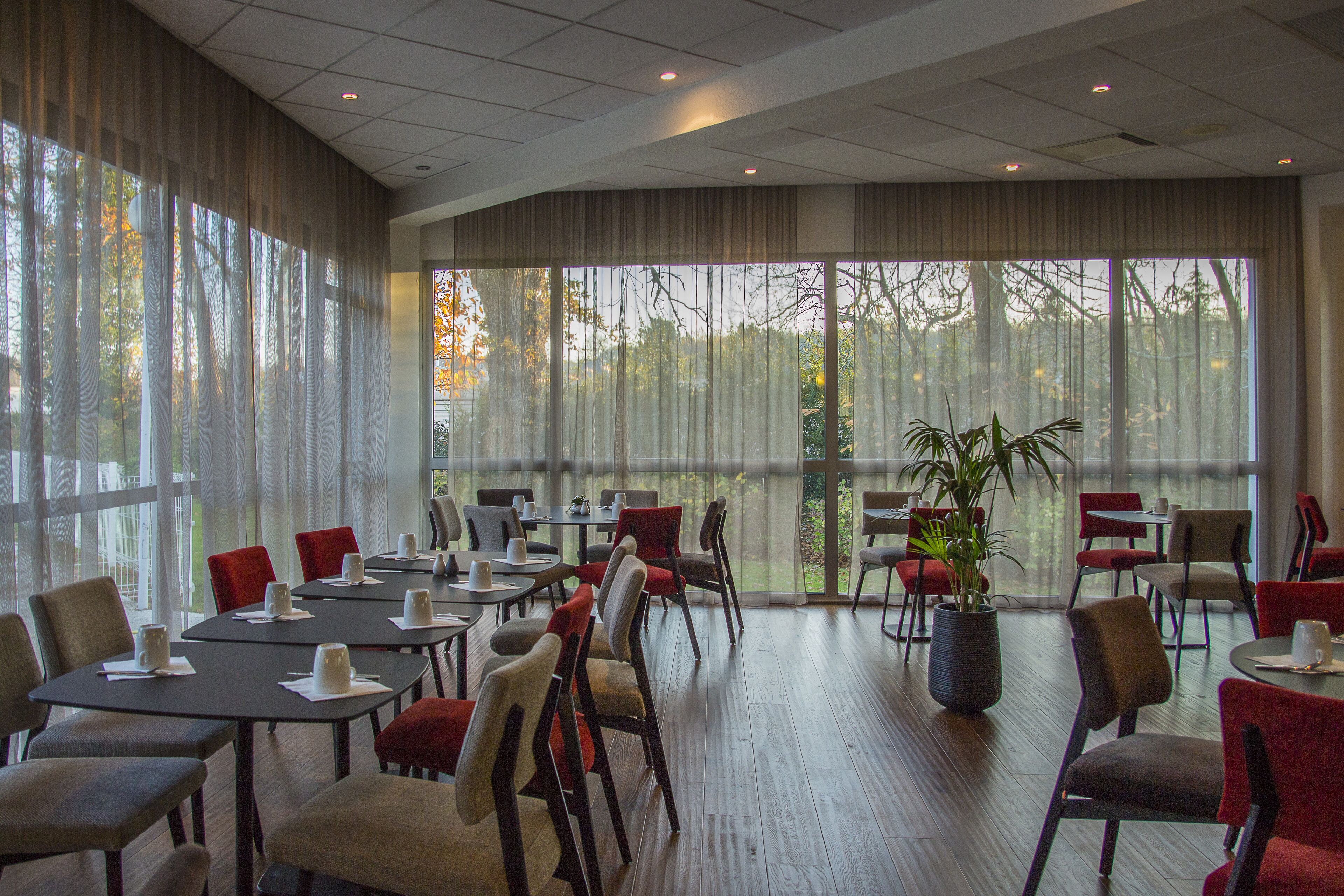 breakfast, dinner served; french cuisine, pool views