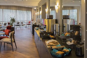 Buffet déjeuner (20 EUR par personne)