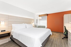 In-room safe, blackout drapes, iron/ironing board, free WiFi - Holiday Inn Express Hopewell - Fort Lee by IHG (Hopewell)