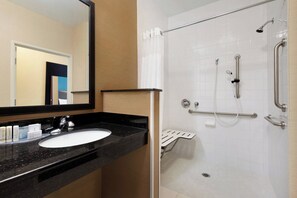 Combined shower/bathtub, hair dryer, towels - Fairfield Inn by Marriott Kankakee Bourbonnais (Bourbonnais)