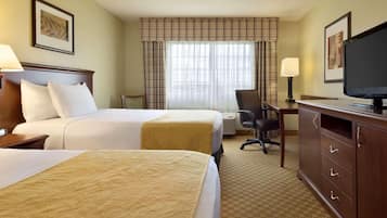 1 bedroom, premium bedding, desk, laptop workspace