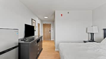 Habitación individual | Ropa de cama de alta calidad y escritorio