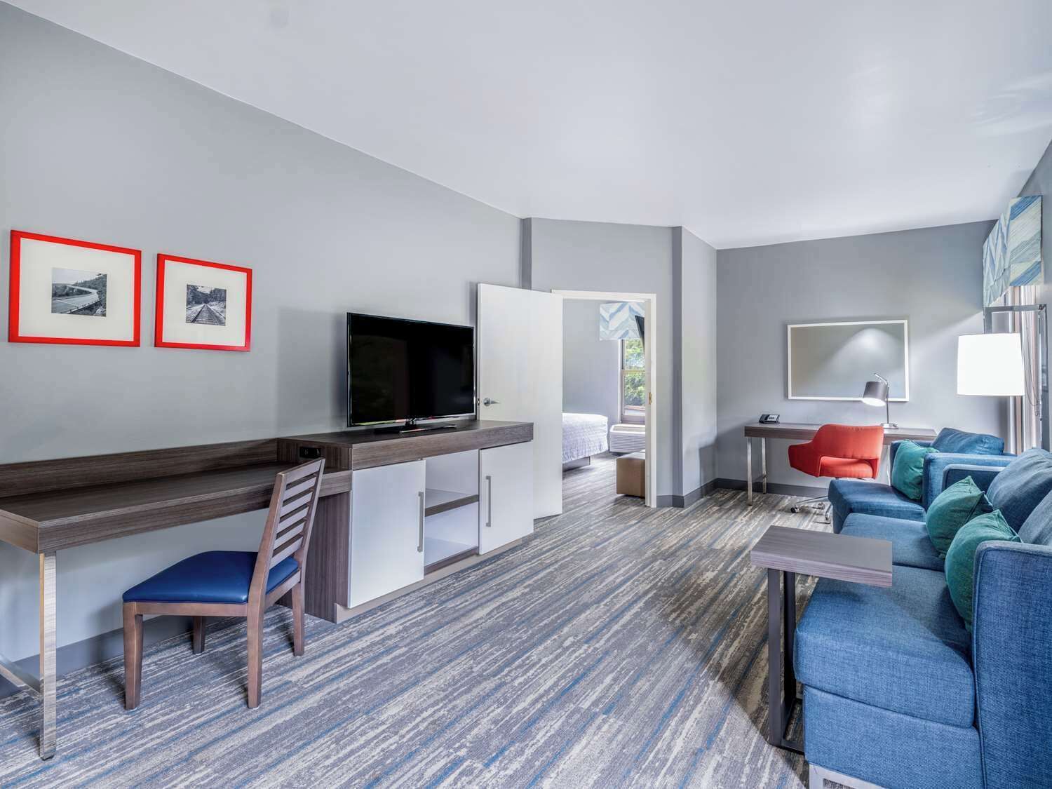 Suite, 1 King Bed with Sofa bed, Microwave | Desk, laptop workspace, iron/ironing board, free cots/infant beds