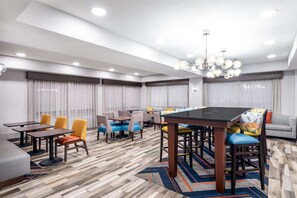 Free daily buffet breakfast - Hampton Inn Sanford (Sanford)