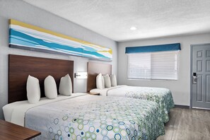 Free cots/infant beds, free WiFi, bed sheets - HomeTowne Studios San Antonio E - Frost Bank Center (San Antonio)