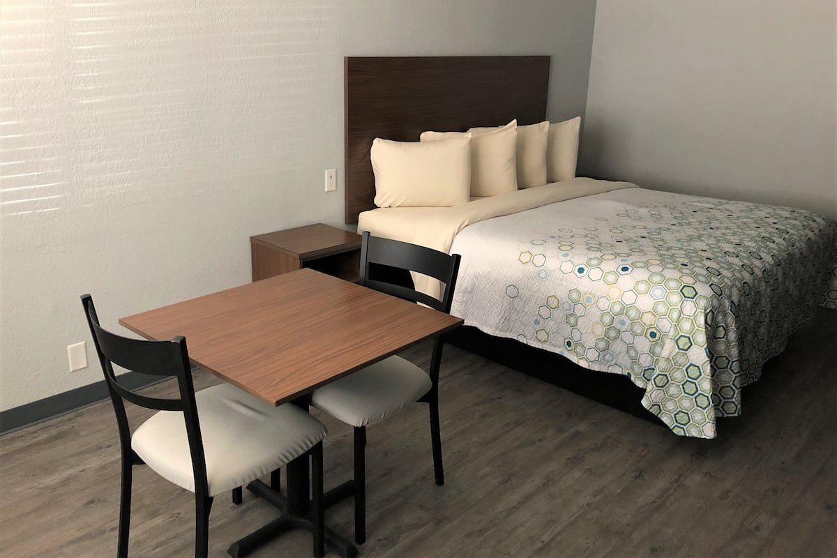 1 bedroom, free cribs/infant beds, free WiFi, bed sheets