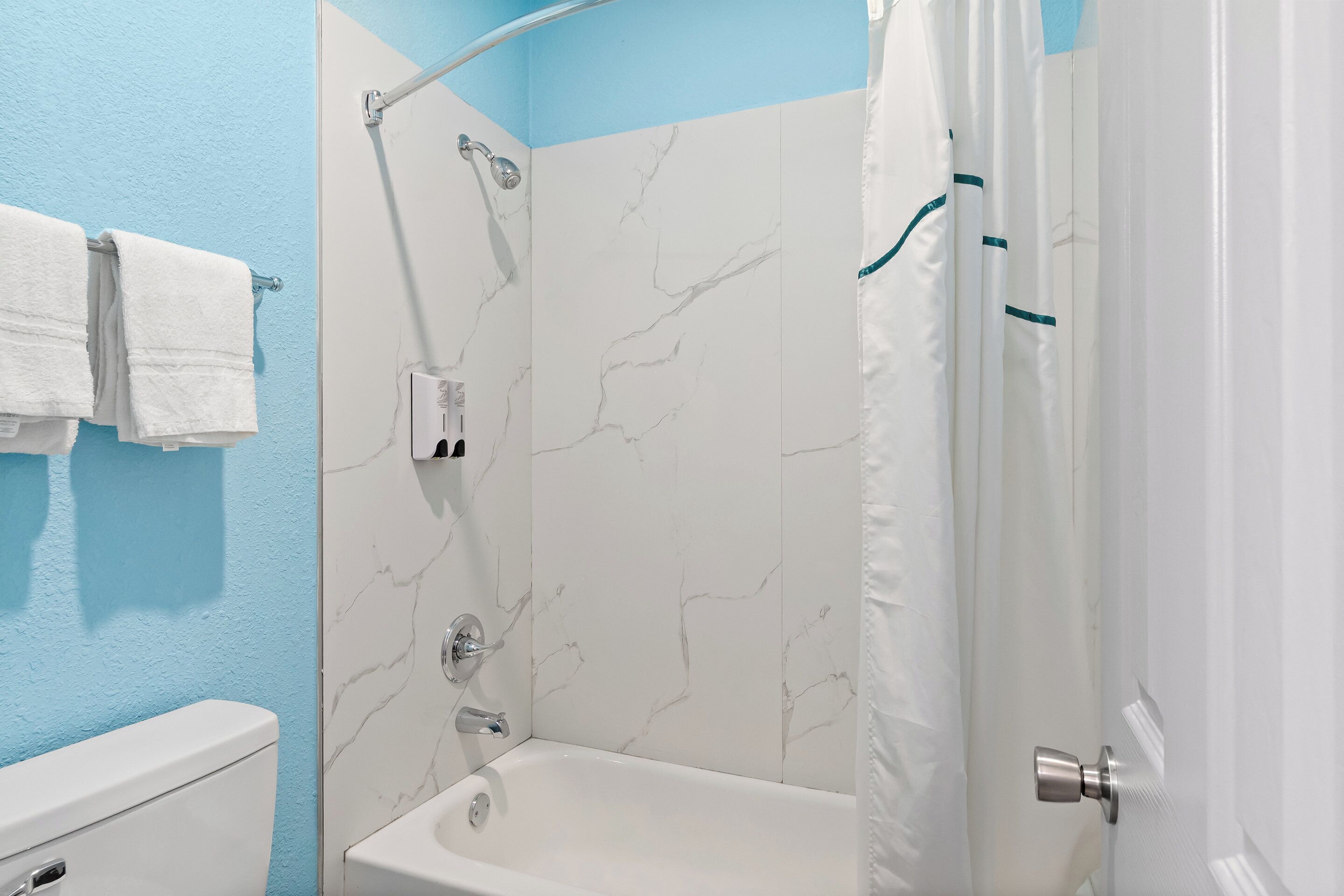 Foto - HomeTowne Studios by Red Roof San Antonio E - Frost Bank Center