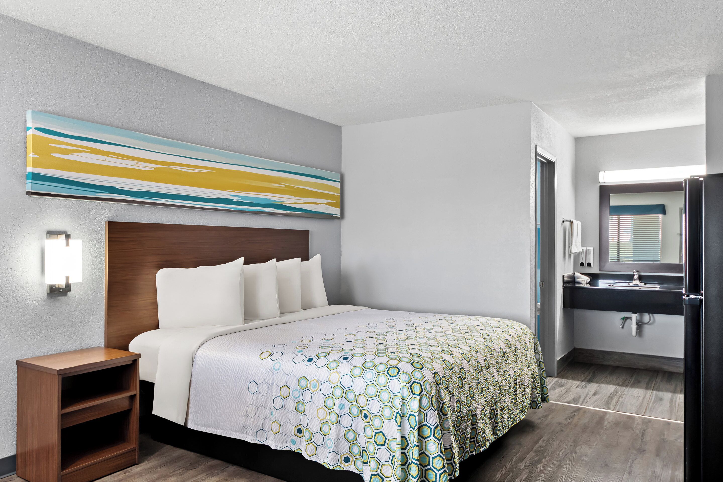 Photo - HomeTowne Studios by Red Roof San Antonio E - Frost Bank Center