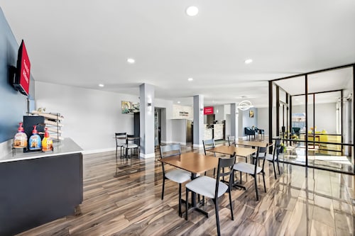 HomeTowne Studios San Antonio E - Frost Bank Center