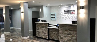 HomeTowne Studios San Antonio E - Frost Bank Center