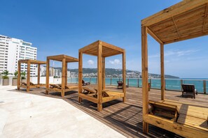 Sun deck