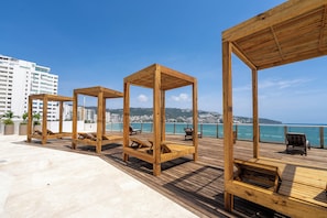 Sun deck