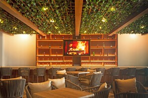 2 bares o lounges, bar de cocteles, bar de cocteles 