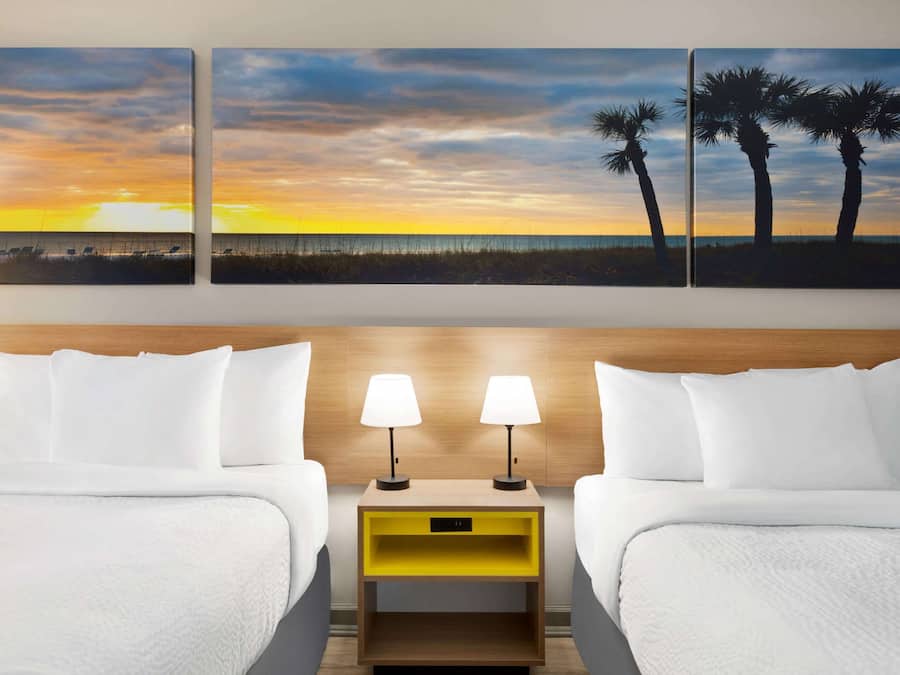 Skrivebord, wi-fi (inkludert) og sengetøy