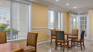 Free daily continental breakfast