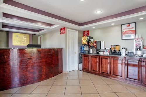 Econo Lodge Inn & Suites Evergreen