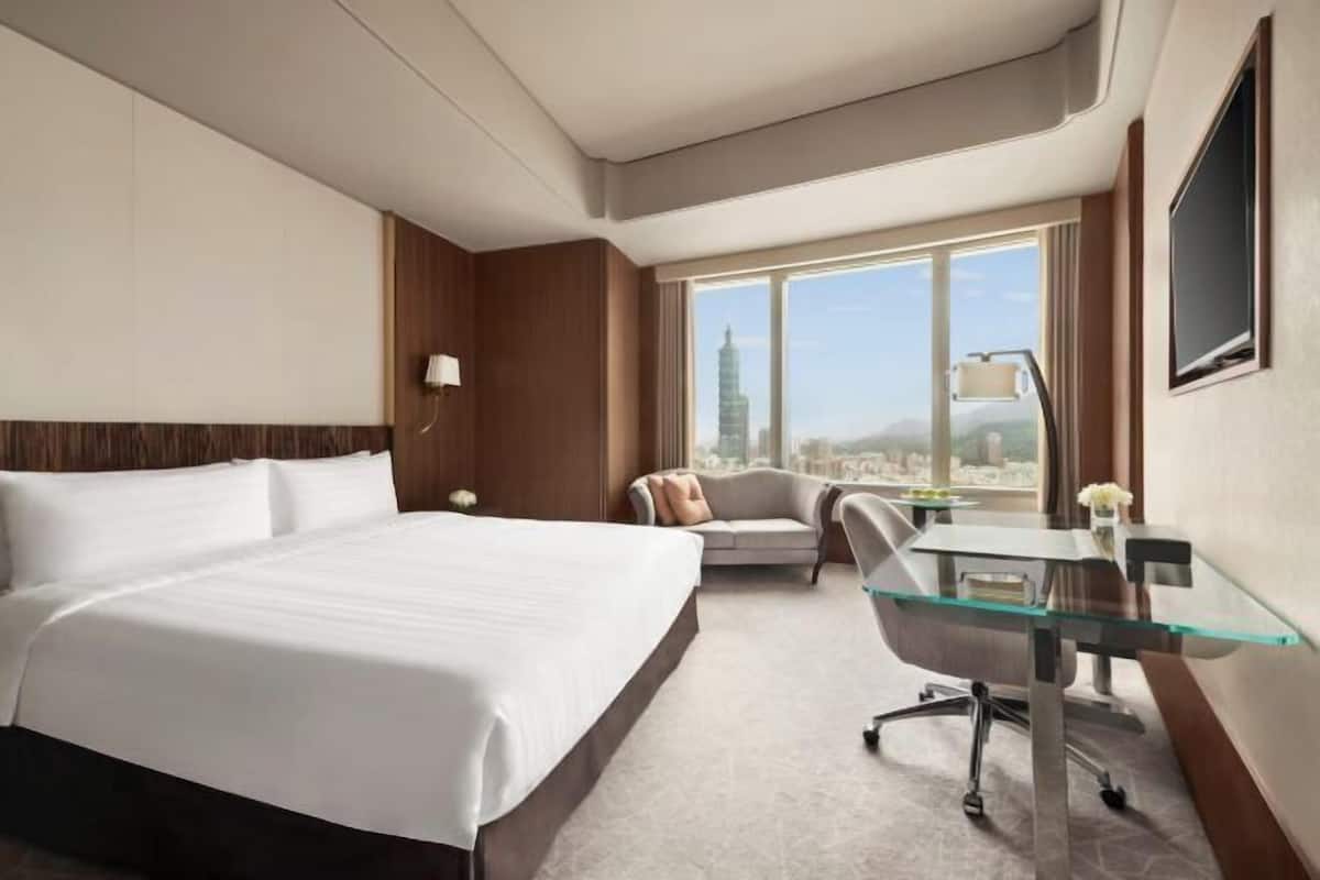 1 bedroom, premium bedding, down duvets, Select Comfort beds