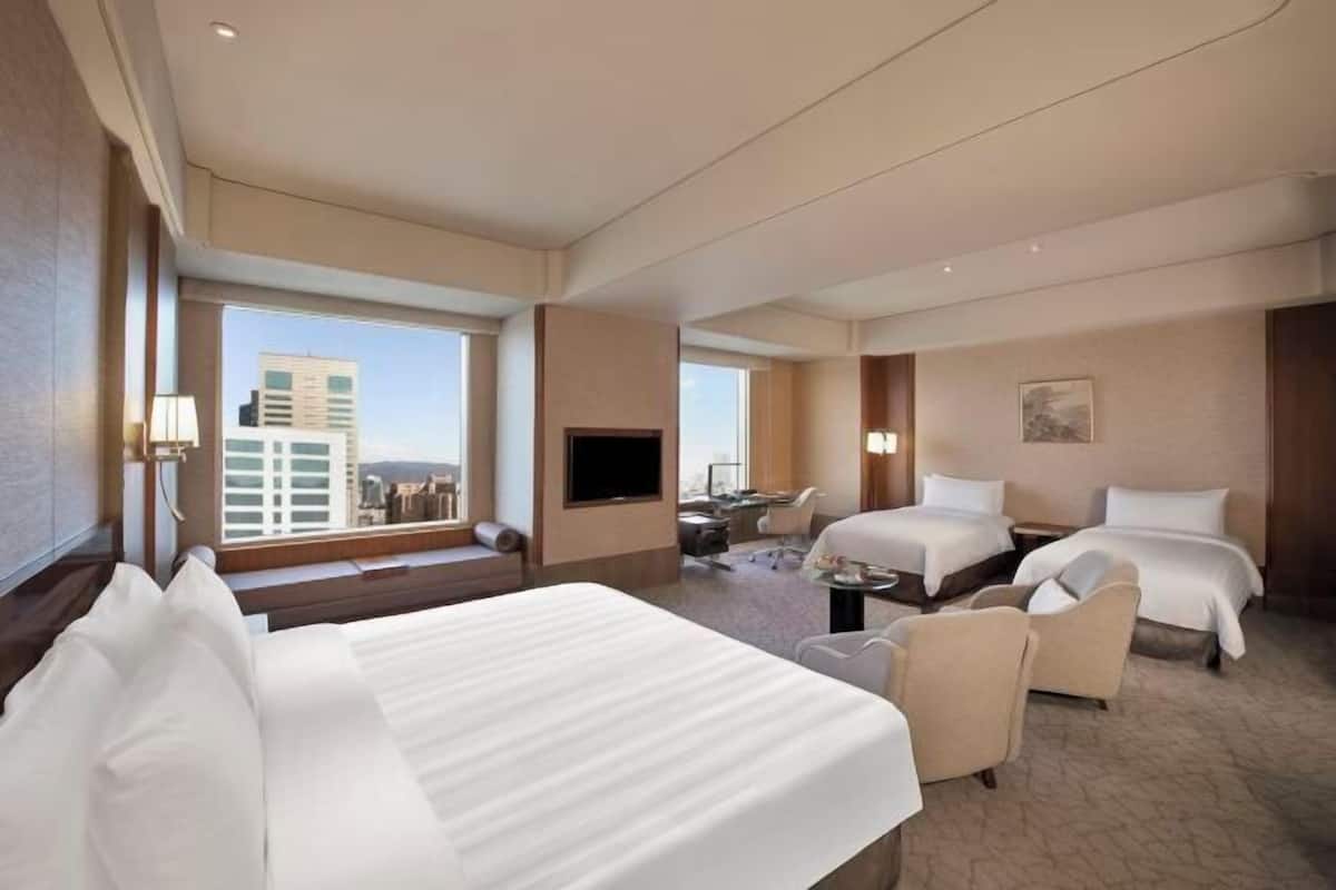 1 bedroom, premium bedding, down duvets, Select Comfort beds