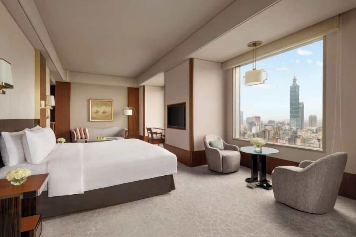 1 bedroom, premium bedding, down duvets, Select Comfort beds