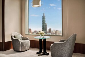 1 kamar tidur, seprai premium, dan selimut bulu angsa