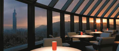 3 bares o lounges