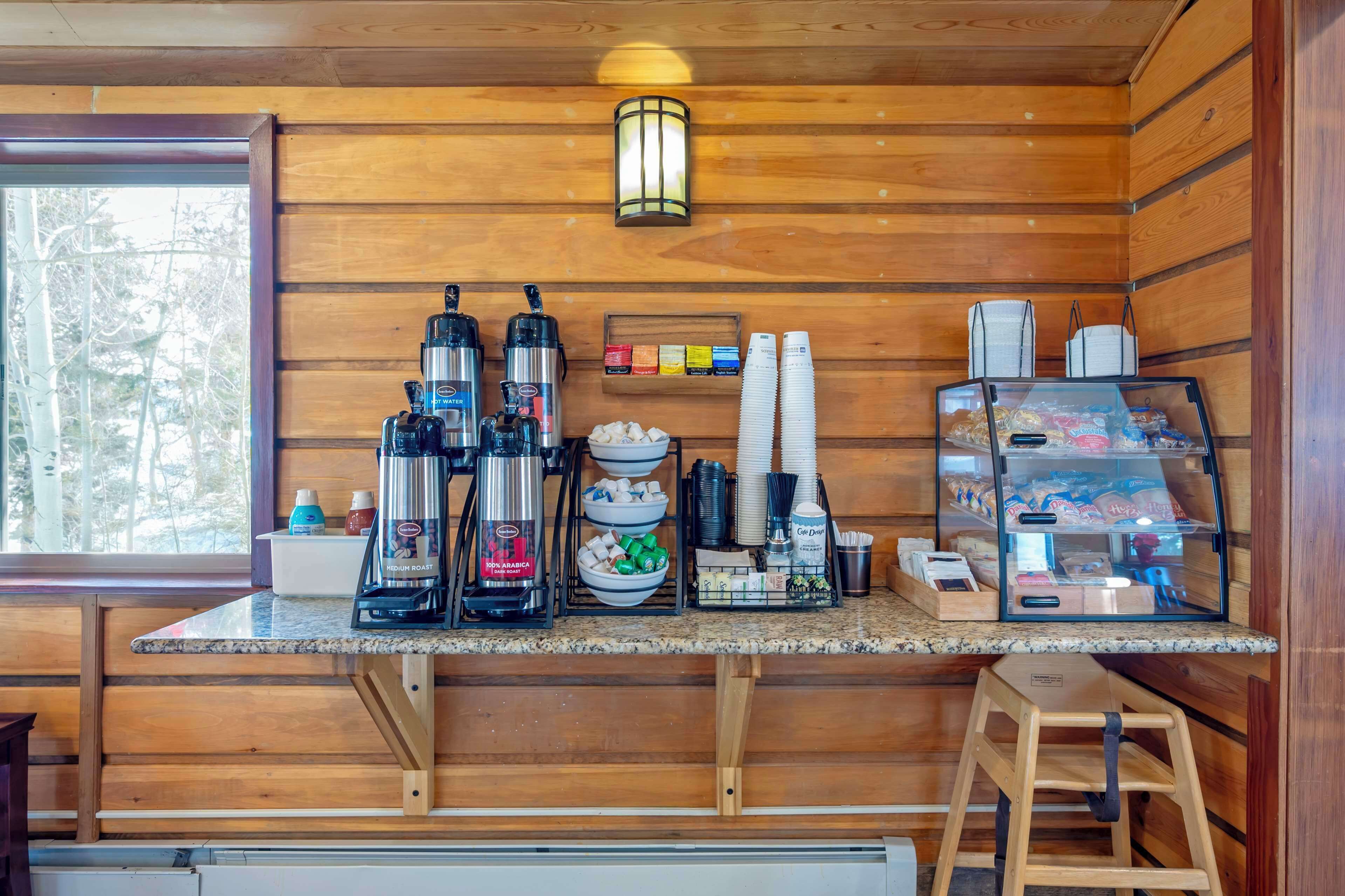 free continental breakfast