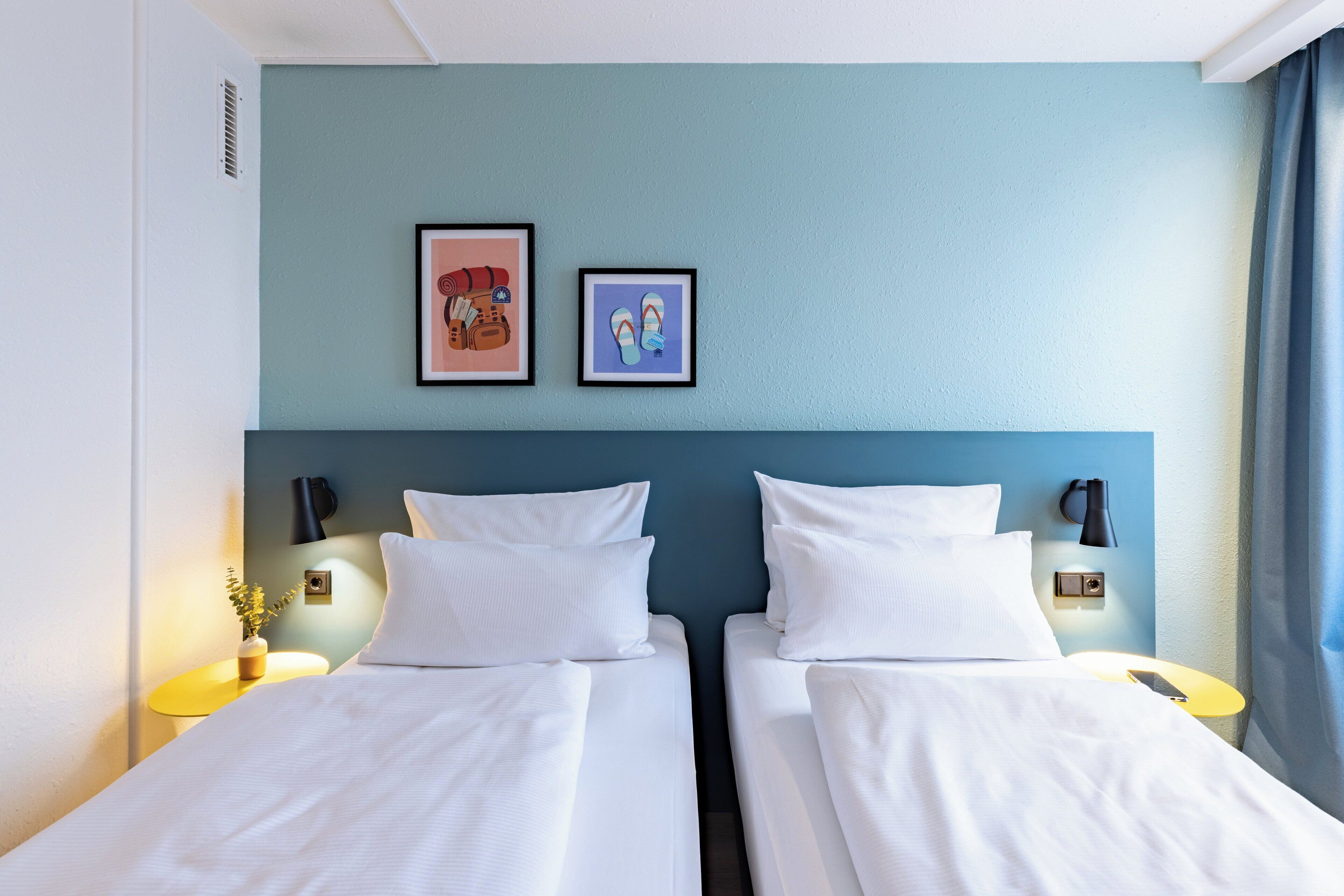 Hypo-allergenic bedding, down duvets, in-room safe, desk