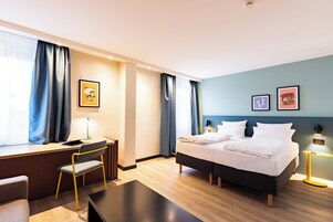 防过敏的被褥、羽绒被、客房内保险箱、办公桌