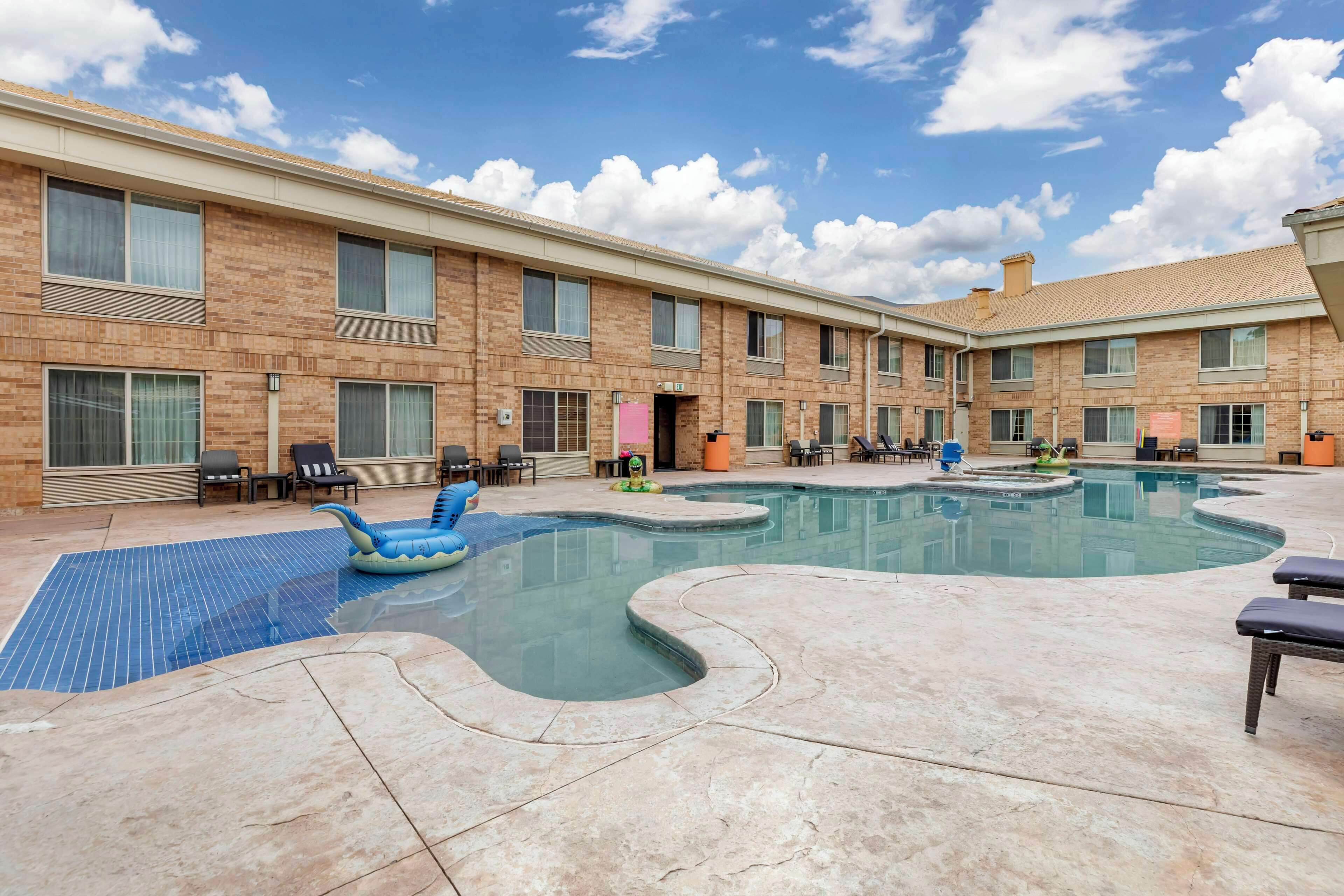 季節性室外泳池