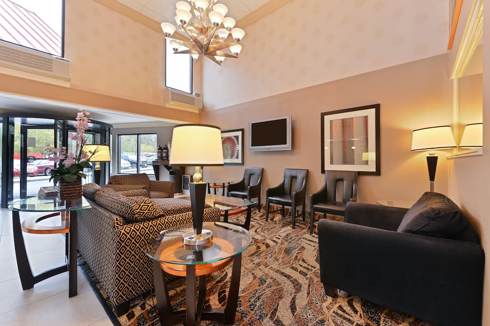 Comfort Inn & Suites Alexandria West
