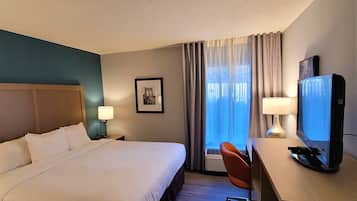 1 間睡房、特厚豪華床墊、房內夾萬、書桌