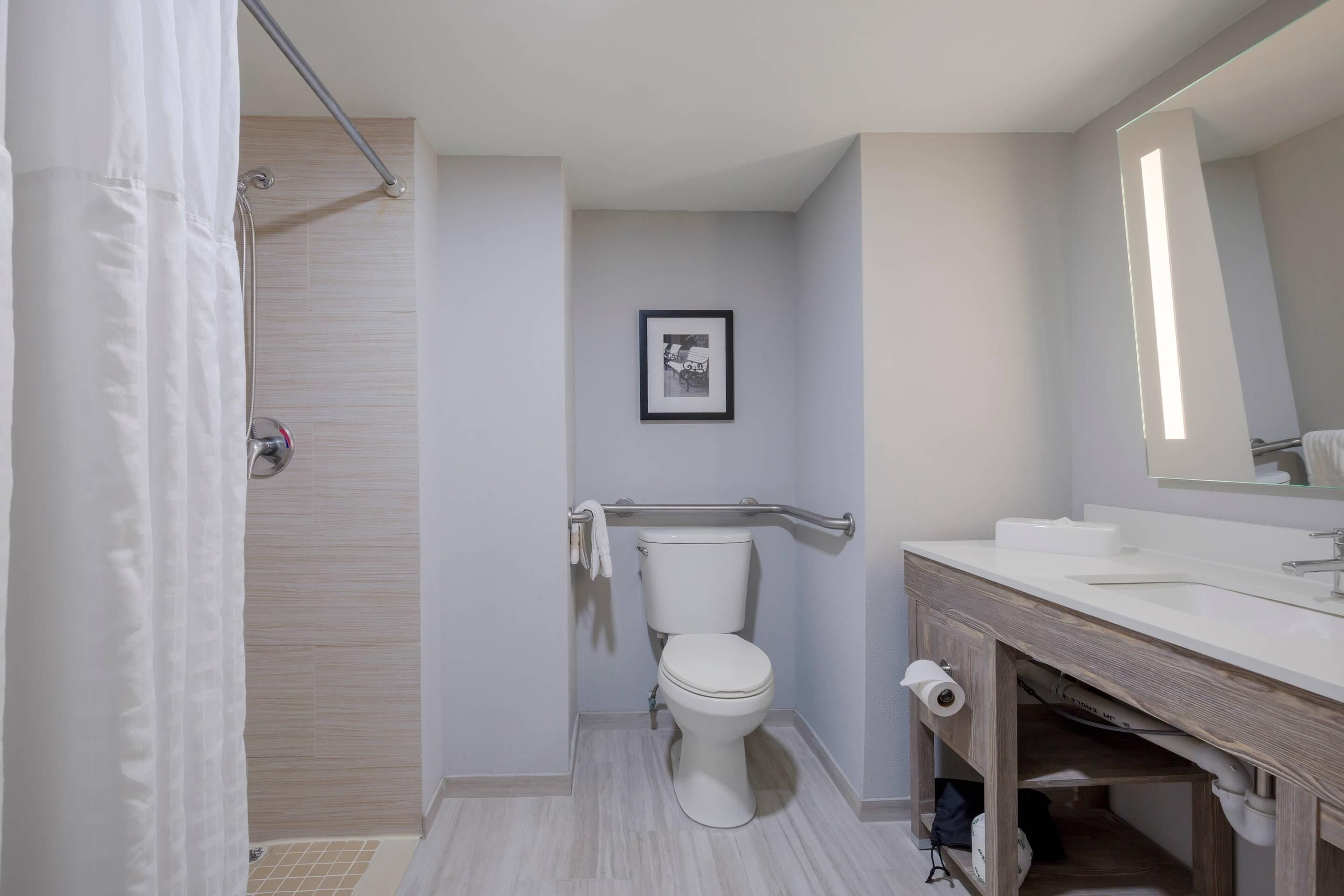 Articles de toilette gratuits, sèche-cheveux, serviettes fournies, savon