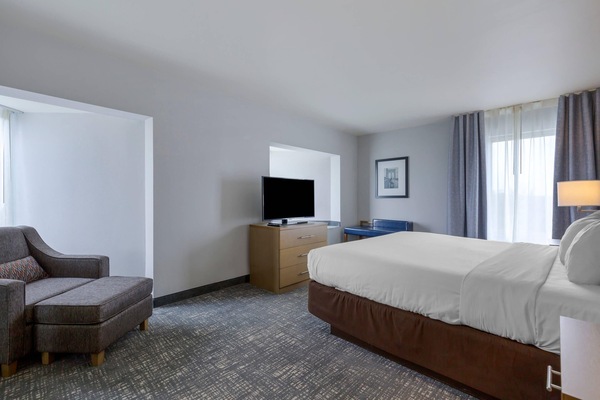 Pillow-top beds, in-room safe, desk, laptop workspace
