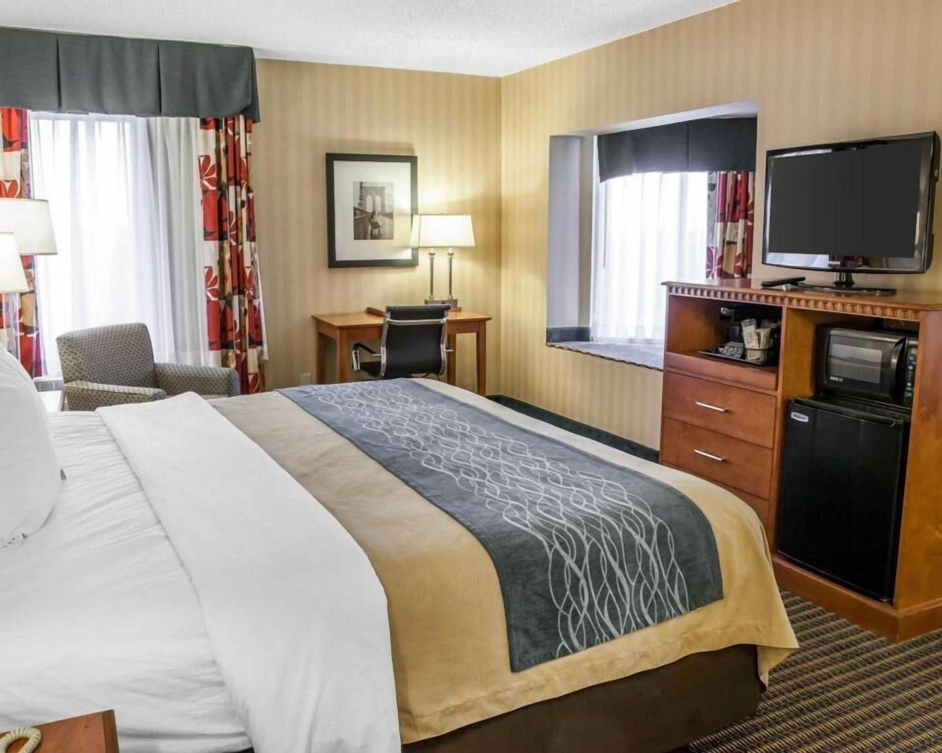 Pillowtop beds, in-room safe, desk, laptop workspace