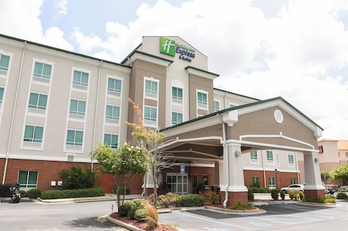 Holiday Inn Express & Suites Valdosta West - Mall Area by IHG