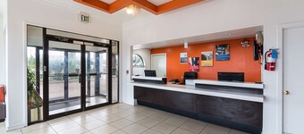 Motel 6 San Antonio, TX - Fiesta Trails