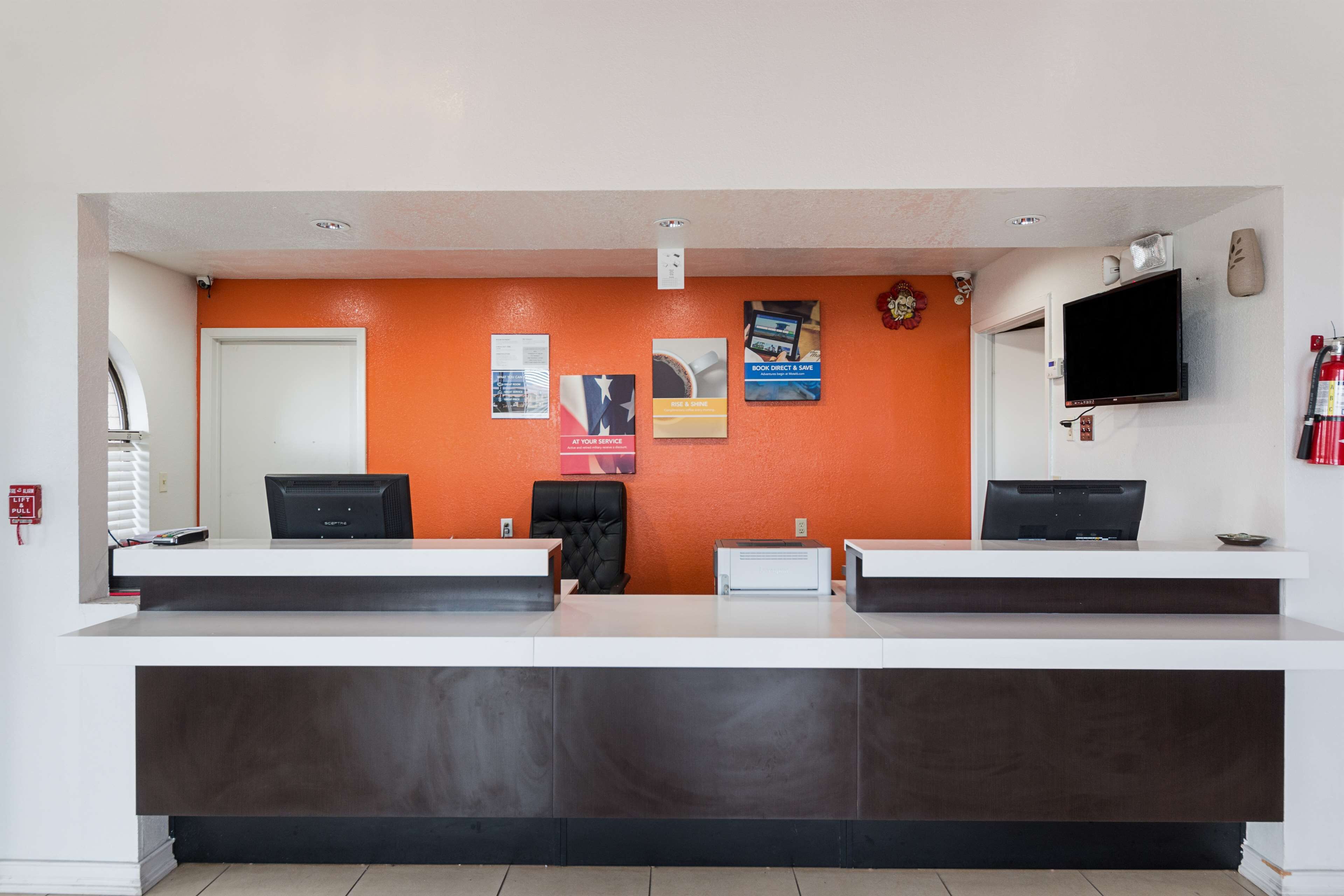 Photo - Motel 6-San Antonio, TX - Fiesta Trails