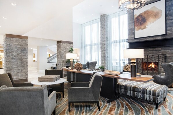 2 bars/lounges, pub, lobby lounge
