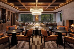 2 bars/lounges, pub, lobby lounge - Kananaskis Mountain Lodge, Autograph Collection (Kananaskis)