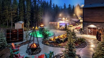 Couples treatment rooms, sauna, hot tub, steam room