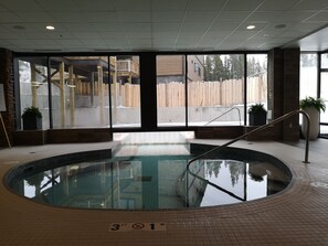 Indoor spa tub